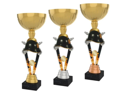 Barevná akrylátová trofej s držákem v motivu hasičské helmy ACUPGOLDM52