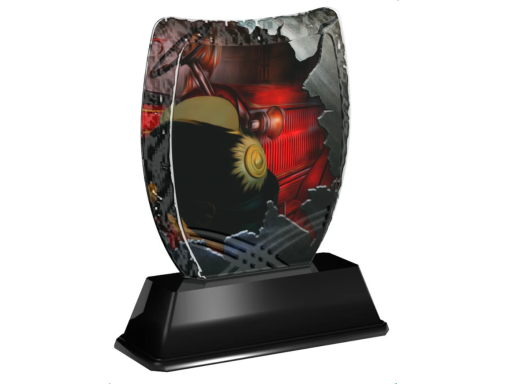 Barevná akrylátová trofej s hasičskou helmou a autem