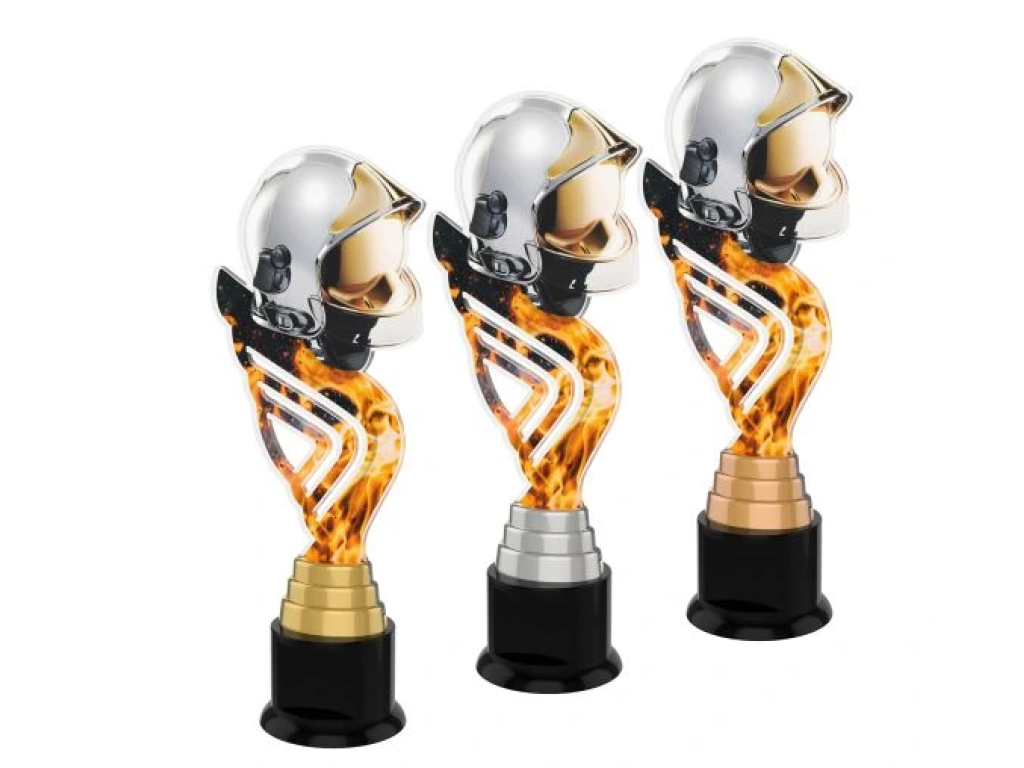 Barevná akrylátová trofej s hasičskou helmou a držákem s motivem ohně ACTA001M21