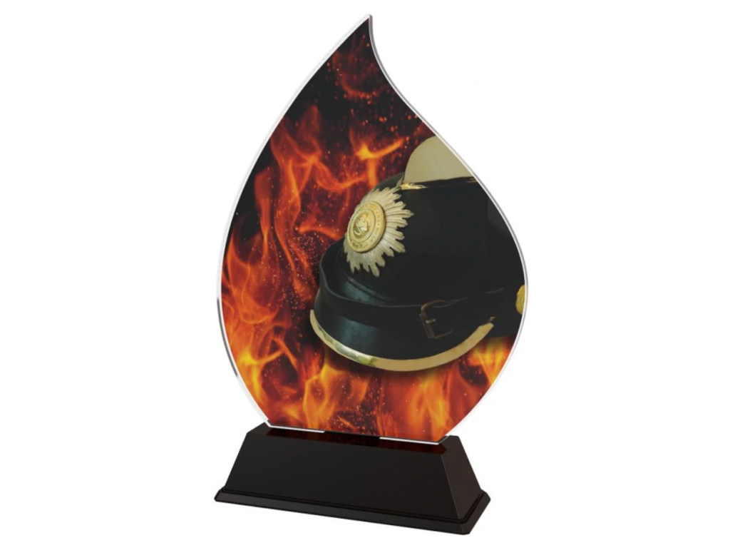 Barevná akrylátová trofej s hasičskou helmou a ohněm ACFIREM3