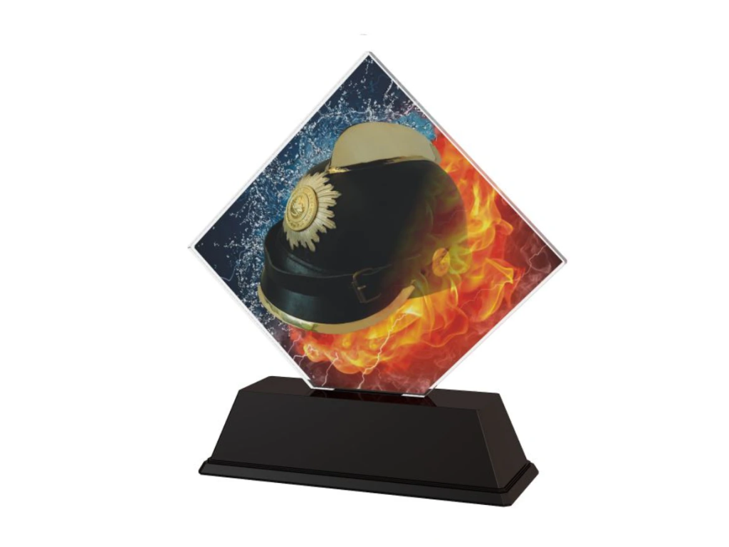 Barevná akrylátová trofej s hasičskou helmou ACSQM2