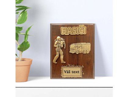 Dřevěná plaketa hasičské auto a hasič zachránce 20x15cm