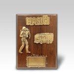 Dřevěná plaketa hasičské auto a hasič zachránce 20x15cm