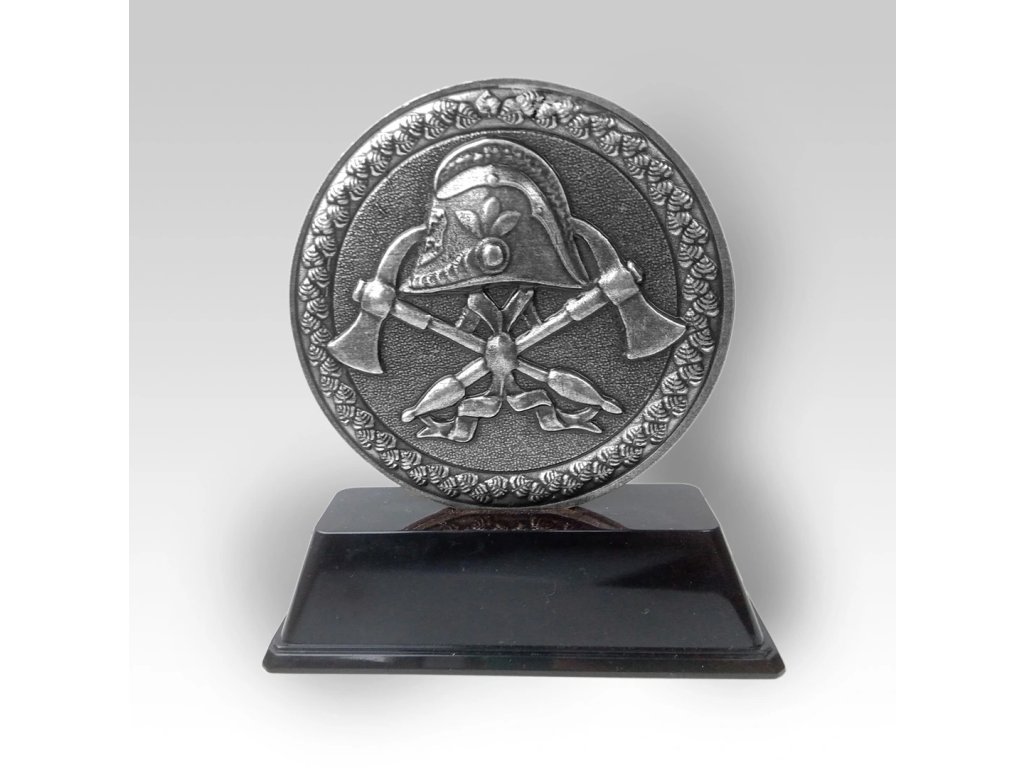 Trofej 13cm se znakem hasičů