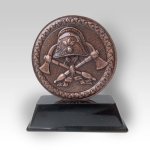 Trofej 13cm se znakem hasičů