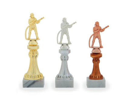 Trofej s držákem a  figurkou hasiče 32042