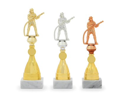 Trofej s držákem a figurkou hasiče 32040